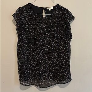 Blousology Black Ruffled Blouse with Short Sleeves